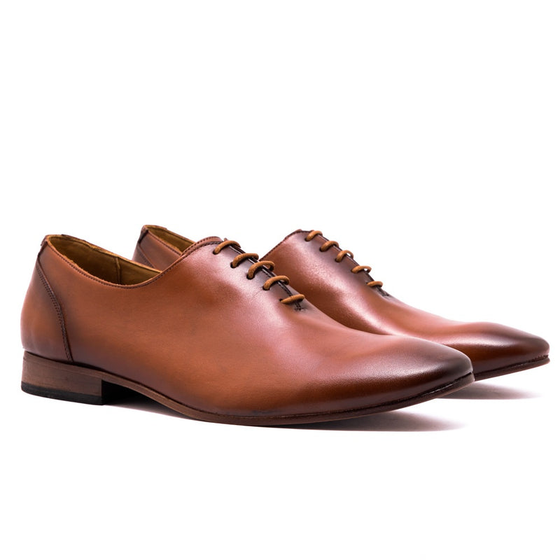 Sapato Masculino Wholecut Sola de Couro (STFNORMLT)